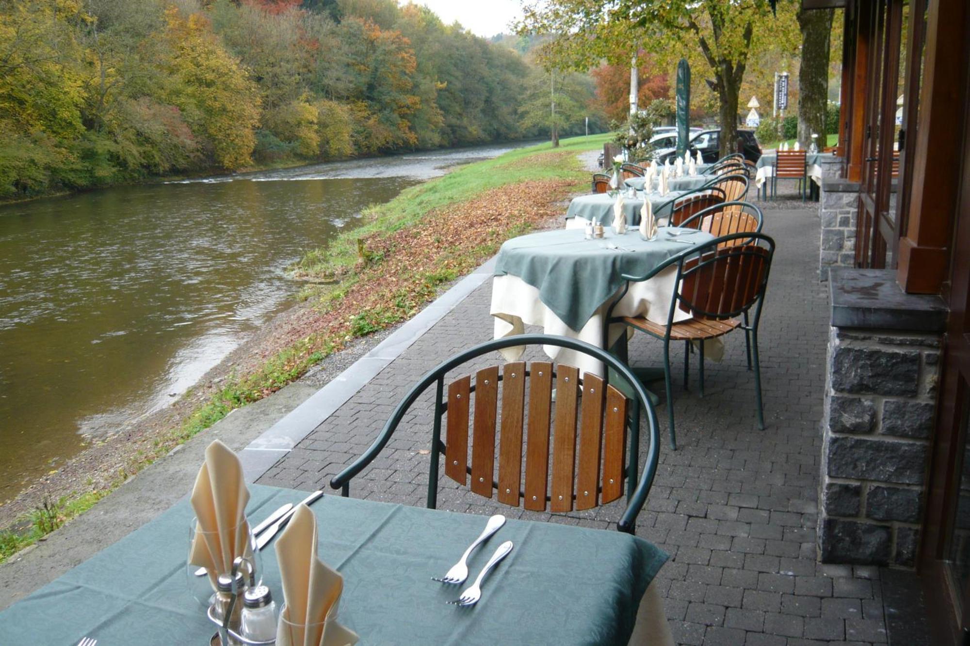 Hotel/Restaurant A La Ferme Ferrieres Luaran gambar