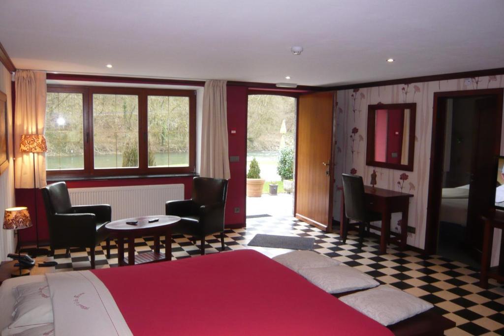 Hotel/Restaurant A La Ferme Ferrieres Bilik gambar